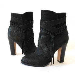 MOVING SALE! Vince Camuto Leather Booties sz 6